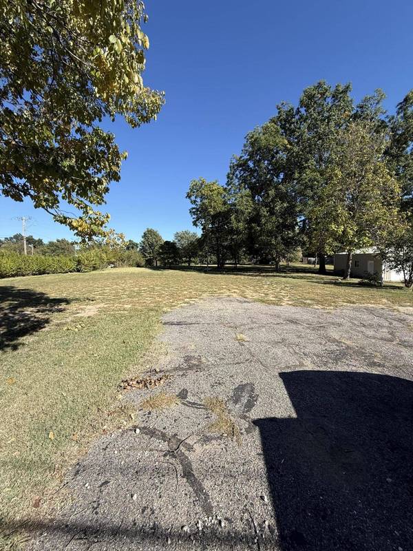 4 Russell (tract f) BLVD, Columbia, MO 65203