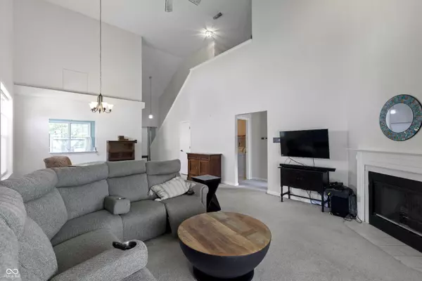 10290 Glenn Abbey LN, Fishers, IN 46037