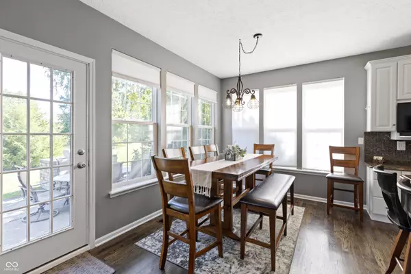 302 E Columbine LN, Westfield, IN 46074