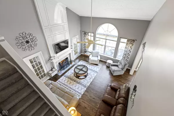 302 E Columbine LN, Westfield, IN 46074