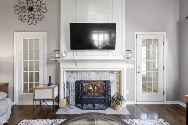 302 E Columbine LN, Westfield, IN 46074