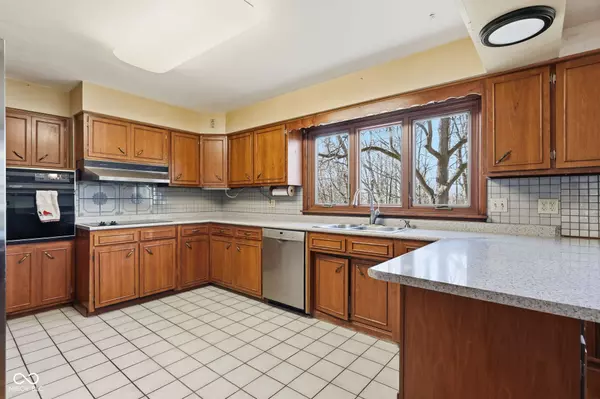 1042 Muessing RD, Indianapolis, IN 46239