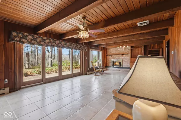 1042 Muessing RD, Indianapolis, IN 46239