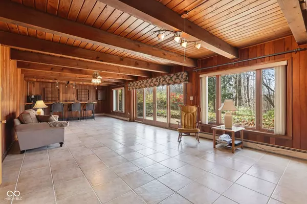 1042 Muessing RD, Indianapolis, IN 46239