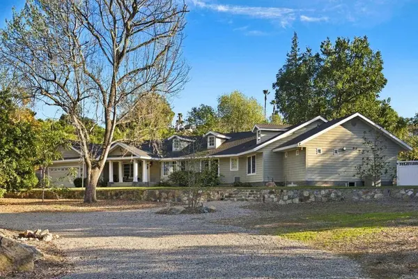 1521 Donita DR