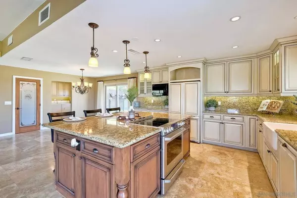 1070 El Paseo, Vista, CA 92084