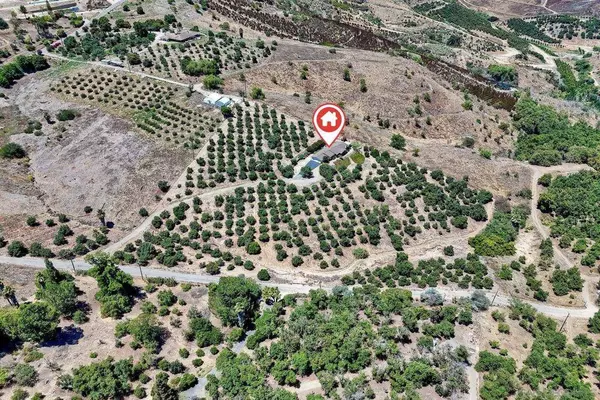 1070 El Paseo, Vista, CA 92084