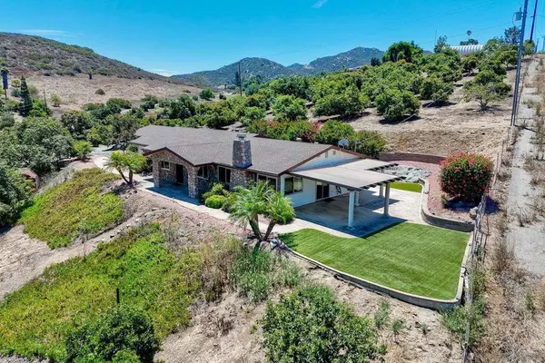 1070 El Paseo, Vista, CA 92084