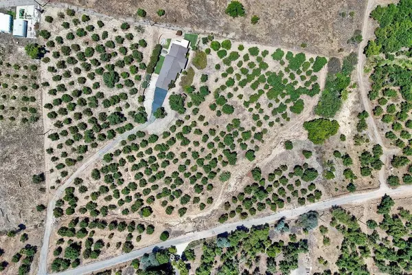 1070 El Paseo, Vista, CA 92084