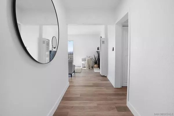 5528 San Onofre Ter, San Diego, CA 92114