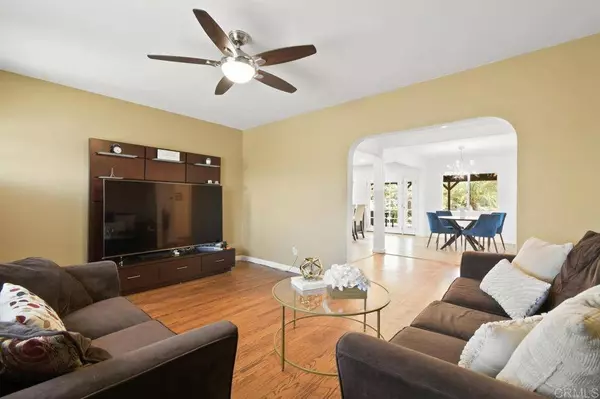 6038 Bradford ST, San Diego, CA 92115