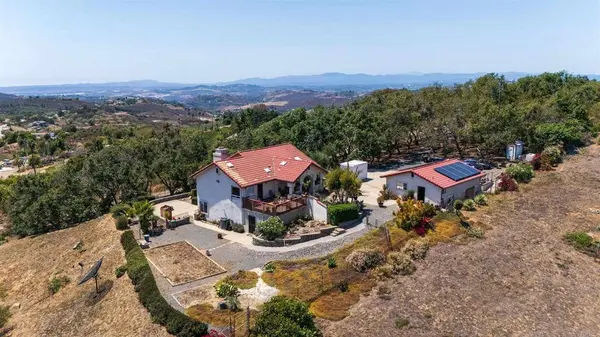 3829 Silverleaf Ln, Vista, CA 92084