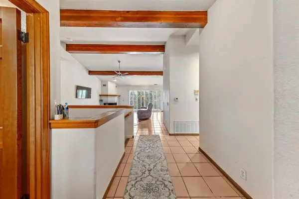 3829 Silverleaf Ln, Vista, CA 92084