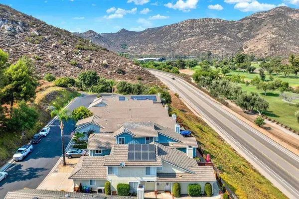 1135 Bitterbush LN, El Cajon, CA 92019