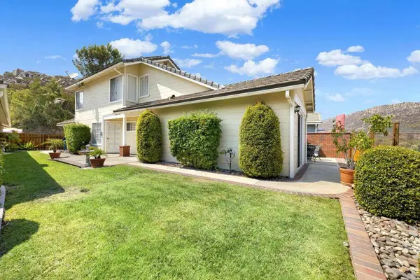 1135 Bitterbush LN, El Cajon, CA 92019