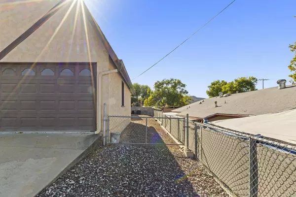 8552 Brodie LN, Santee, CA 92071