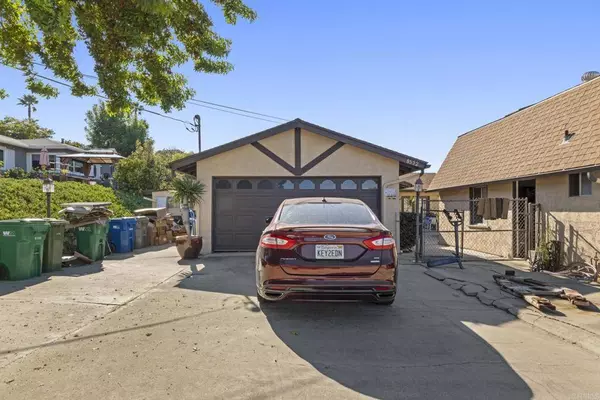 8552 Brodie LN, Santee, CA 92071