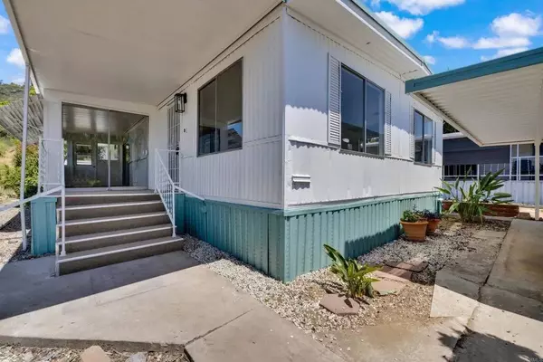 1120 Pepper Dr #17, El Cajon, CA 92021