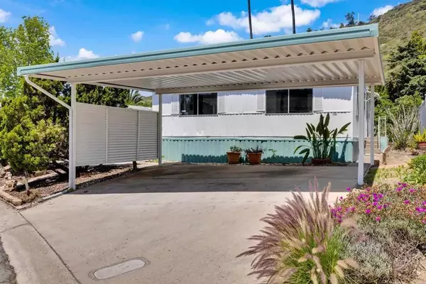 1120 Pepper Dr #17, El Cajon, CA 92021