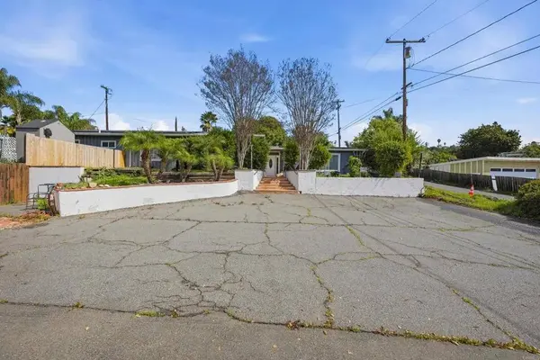 1650 N Broadway, Escondido, CA 92026