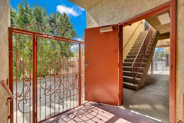 4504 60th ST #13, San Diego, CA 92115