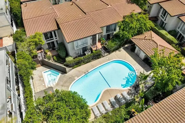 2402 Altisma Way #D, Carlsbad, CA 92009