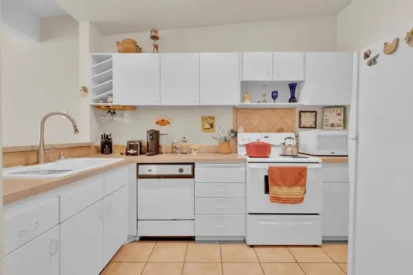 2402 Altisma Way #D, Carlsbad, CA 92009