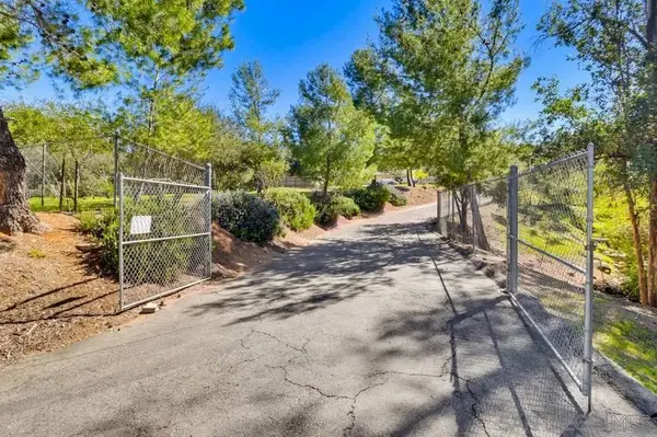 359 Galloway Valley Rd, Alpine, CA 91901