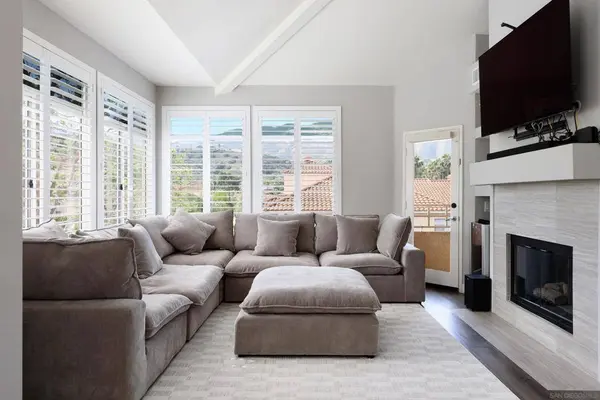 3140 Castelar Court #202, Corona, CA 92882