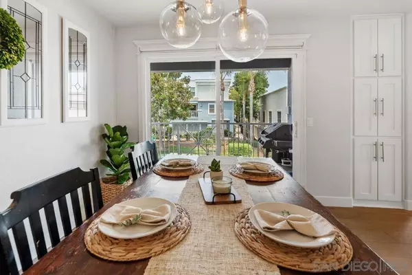 3514 Shoreline Bluff Ln, San Diego, CA 92110