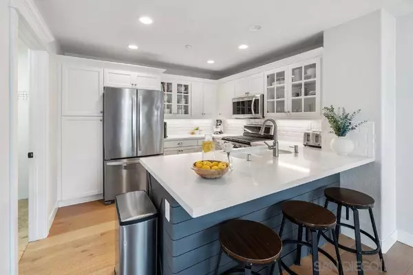 3514 Shoreline Bluff Ln, San Diego, CA 92110