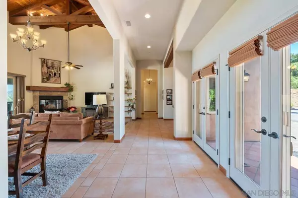 2756 Mountain View, Escondido, CA 92027