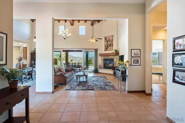 2756 Mountain View, Escondido, CA 92027