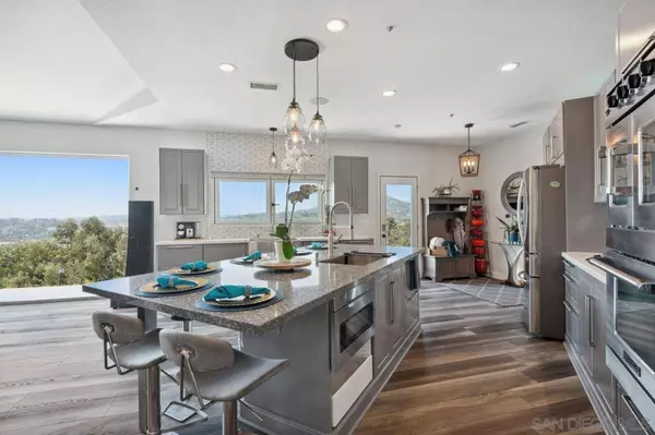 9420 Crest Drive, Spring Valley, CA 91977