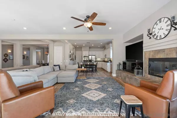 26112 Crescendo Drive, Escondido, CA 92026