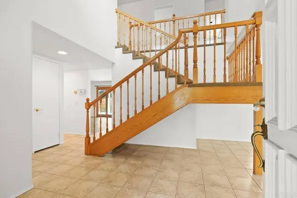 5441 Annie Laurie LN, Bonita, CA 91902