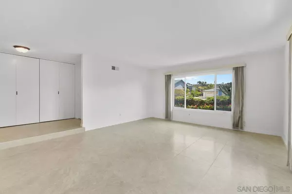 2118 Hanford, San Diego, CA 92111