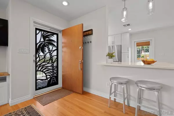 1855 Capistrano St, San Diego, CA 92106