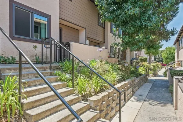 955 Postal Way #34, Vista, CA 92083