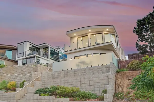 4549 Newport Ave, San Diego, CA 92107