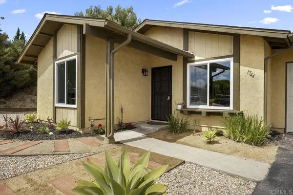 1744 Round Tree Drive, Oceanside, CA 92056