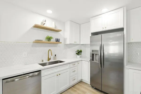 526 Roja Dr, Oceanside, CA 92057