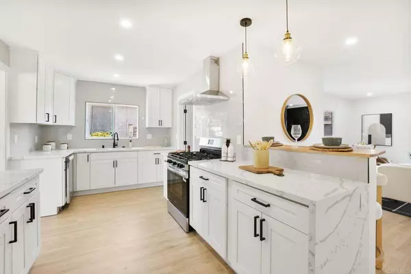 6634 Estrella Ave, San Diego, CA 92120