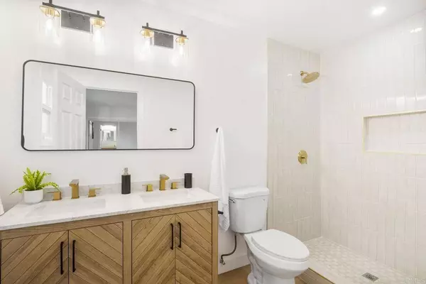 6634 Estrella Ave, San Diego, CA 92120