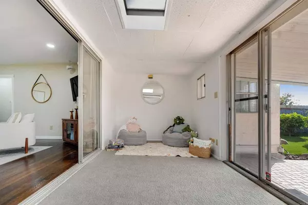 2220 Ridge View DR, San Diego, CA 92105