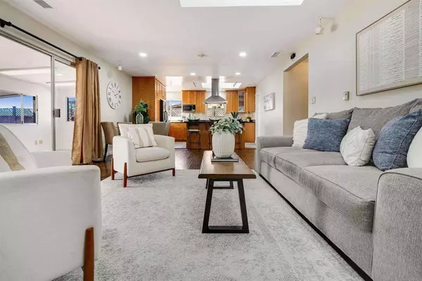 2220 Ridge View DR, San Diego, CA 92105