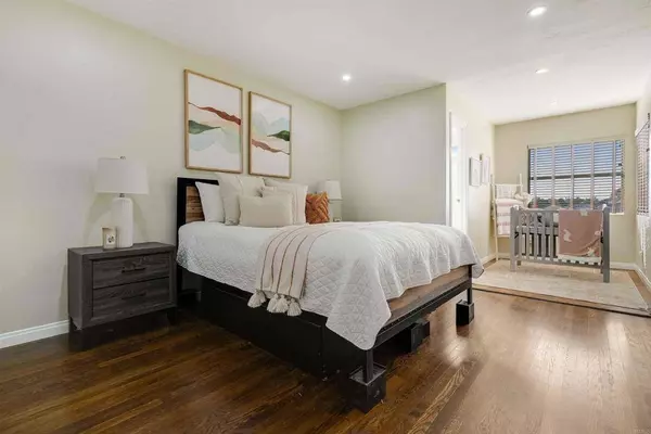 2220 Ridge View DR, San Diego, CA 92105