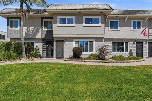 9416 Carlton Oaks DR #B, Santee, CA 92071