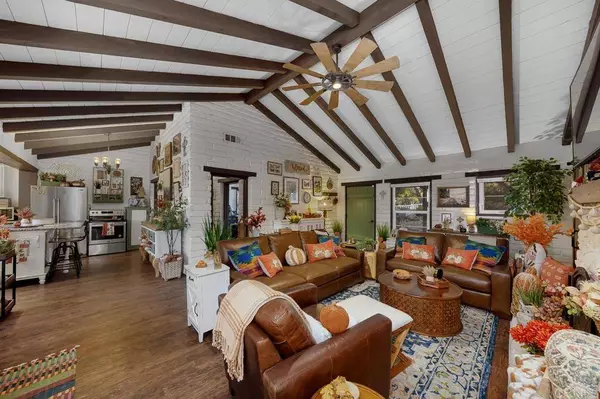 1356 S Grade Rd, Alpine, CA 91901