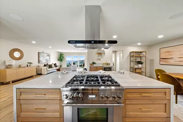 5680 Genoa Dr, Del Cerro, CA 92120